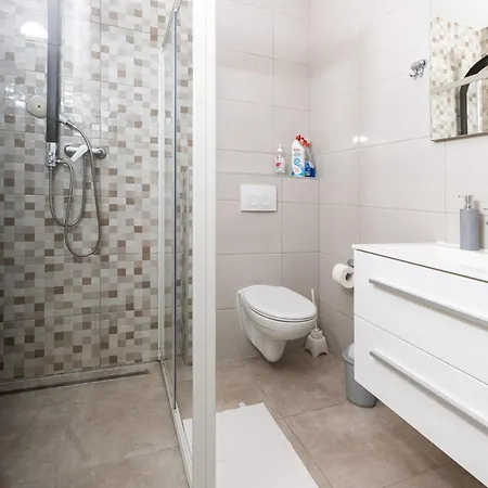 Apartment Serzane Zastrazisce