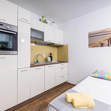 Serzane Apartment Zastrazisce